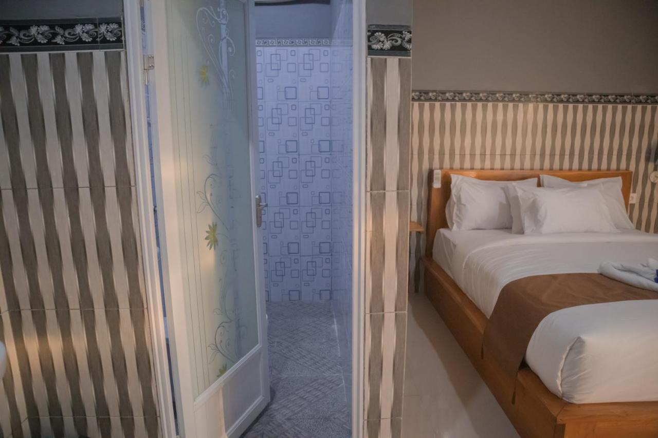 Prasi Sunrise Homestay Toyapakeh Exterior foto